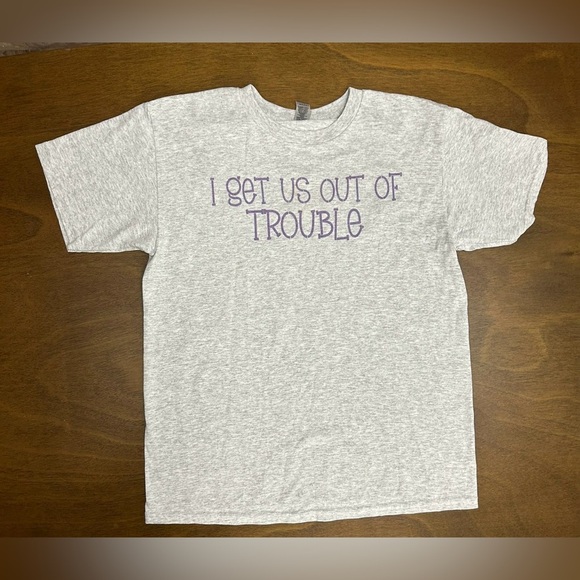 Gildan XL Graphic T-Shirt I Get Us Out of Trouble Light Gray (0349) - Picture 3 of 11